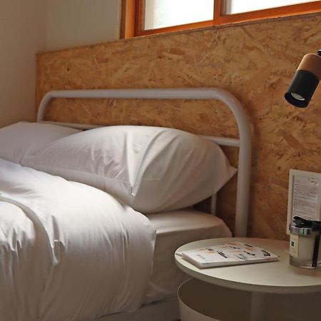 Dope Hostel Тайчжун Экстерьер фото