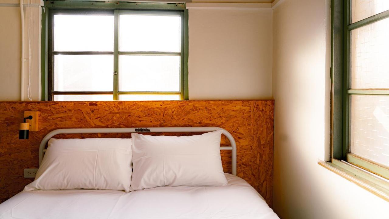 Dope Hostel Тайчжун Экстерьер фото