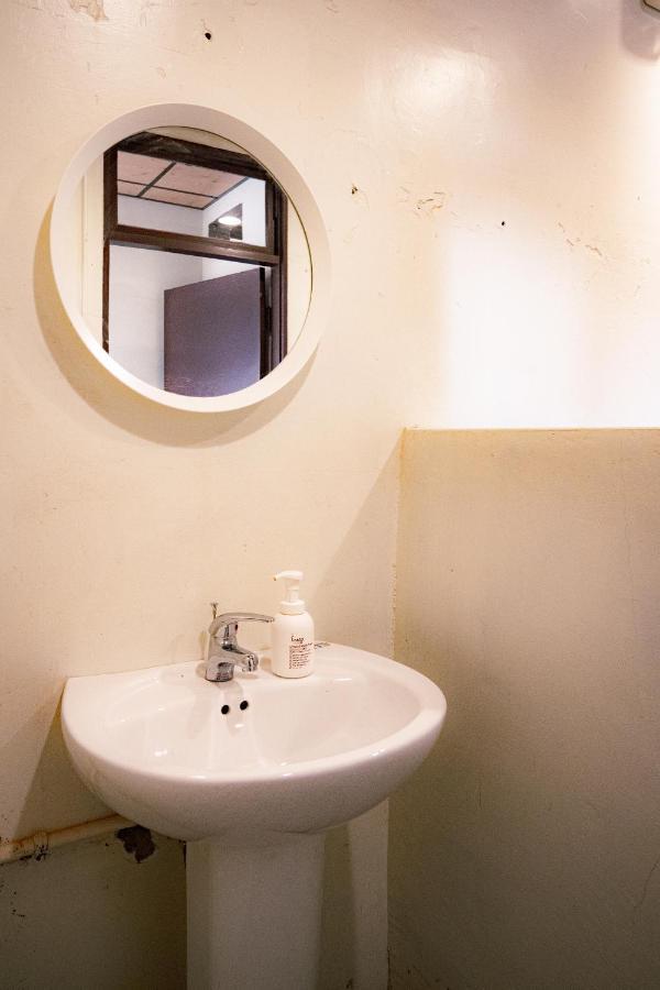 Dope Hostel Тайчжун Экстерьер фото