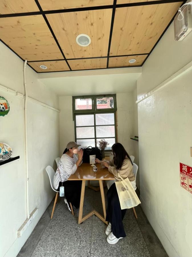 Dope Hostel Тайчжун Экстерьер фото