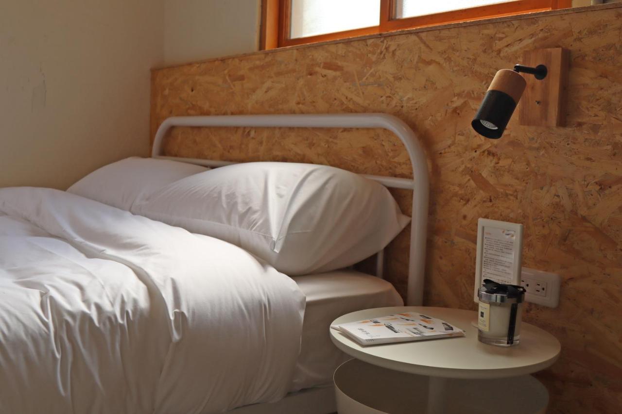 Dope Hostel Тайчжун Экстерьер фото