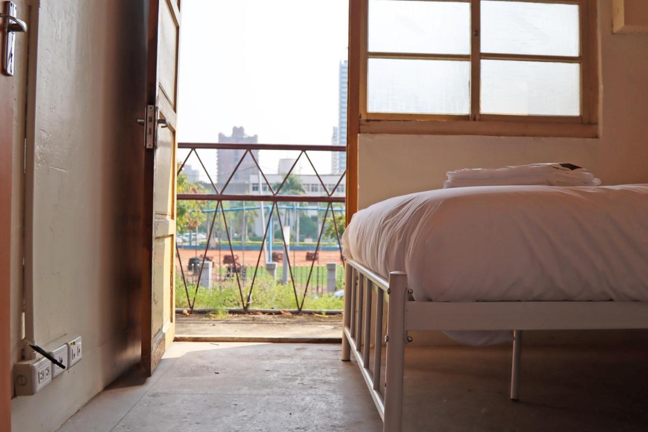 Dope Hostel Тайчжун Экстерьер фото