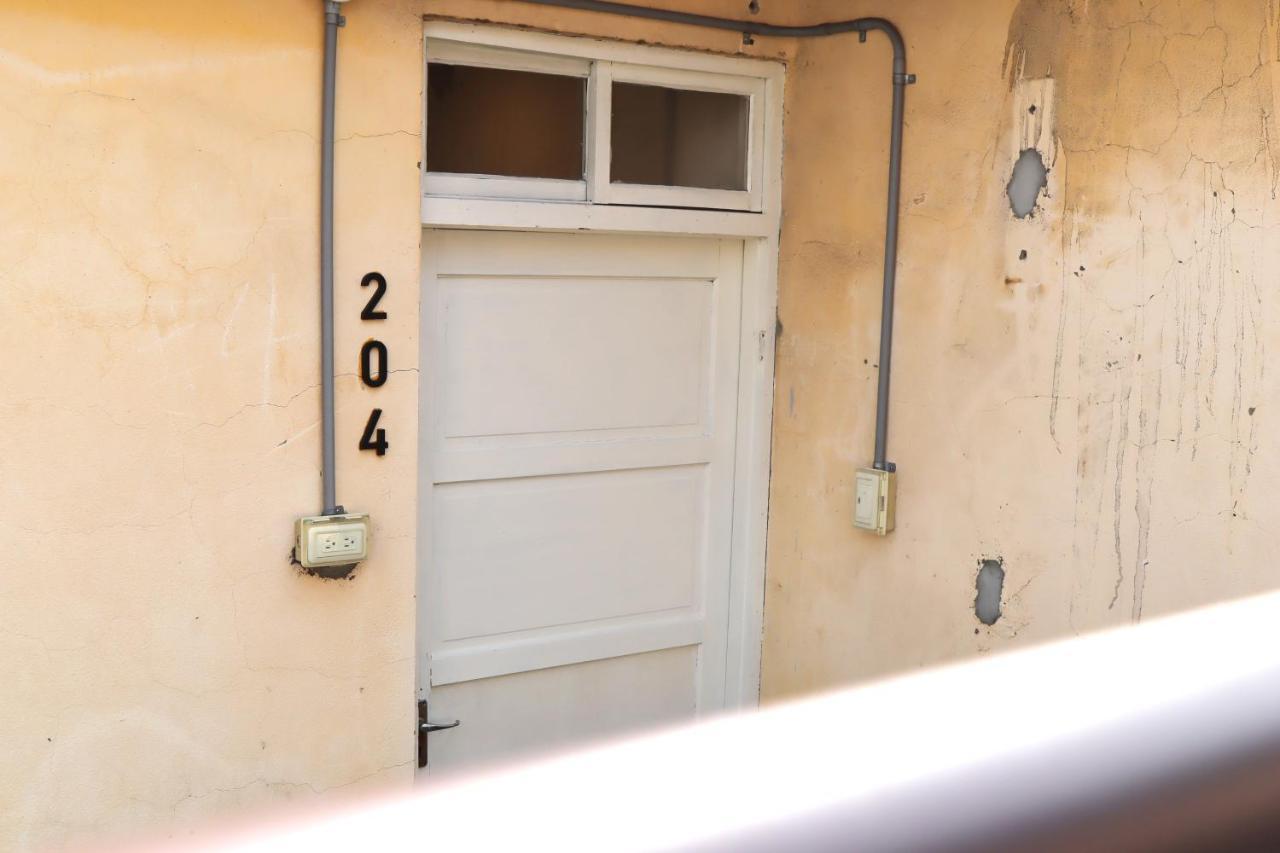 Dope Hostel Тайчжун Экстерьер фото